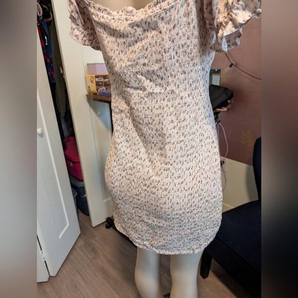 Cottagecore Floral Ruffle Sleeve - Picture 7 of 12